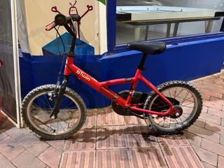 Bicicleta infantil roja Btwin 16”