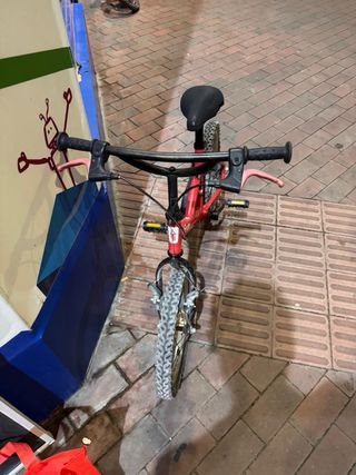 Bicicleta infantil roja Btwin 16”