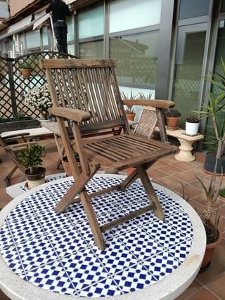 Mesa y 3 sillones de teca