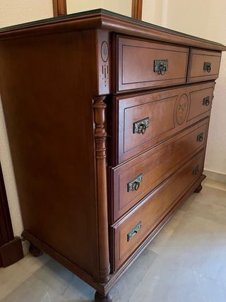 Dormitorio de madera maciza y forja