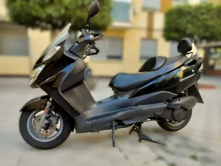 Suzuki Burgman 125cc Negra