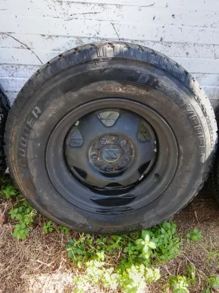 Llantas Jeep 15' (5 unidades), con neumáticos