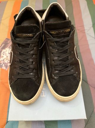 Sneakers Philippe Model nere e bianche