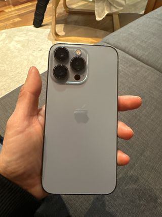 iPhone 13 Pro con custodia gratuita