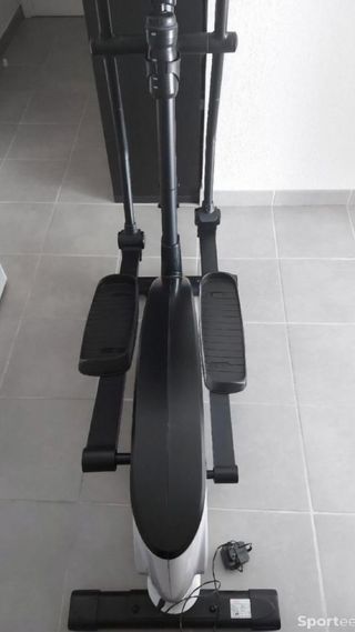 Bicicleta elíptica CARE FUTURA III LTD