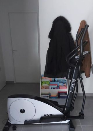 Bicicleta elíptica CARE FUTURA III LTD