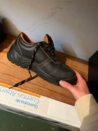 Botas de seguridad FERKO negras y naranjas