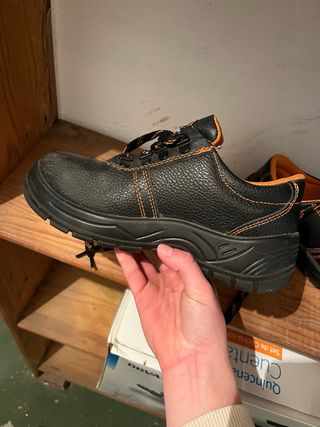 Botas de seguridad FERKO negras y naranjas
