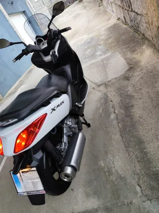 Moto Yamaha XMAX 250 Blanca 30.500km
