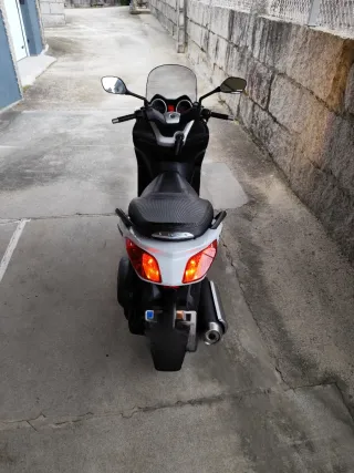 Moto Yamaha XMAX 250 Blanca 30.500km