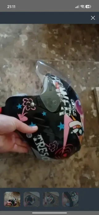 Casco de moto infantil con diseño