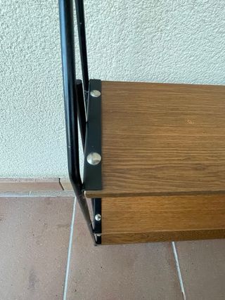 Estantería vintage metal y madera.