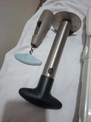 Pelador y descorazonador de piñas