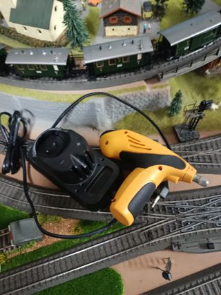 Mini taladro modelismo (baterías a sustituir)