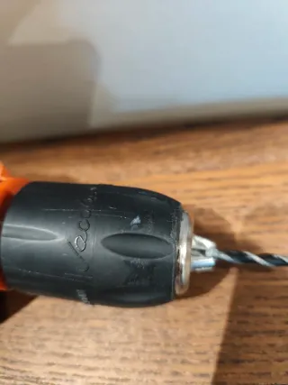 Taladro BLACK+DECKER 650W + brocas