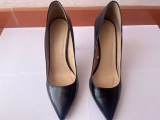 Zapatos de tacón Zara Talla 39 Negros