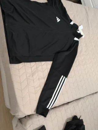 Chándal Adidas nuevo con etiquetas.