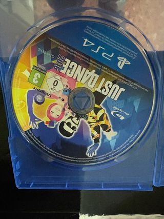 PS4 Slim 1TB Negra con Mandos y Juegos