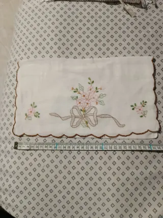 Sacchetti biancheria e calze ricamati