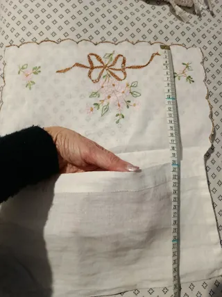 Sacchetti biancheria e calze ricamati