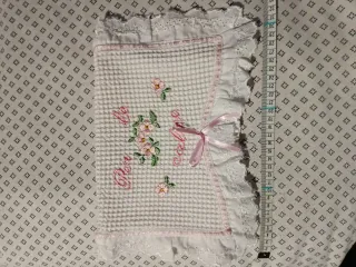 Sacchetti biancheria e calze ricamati