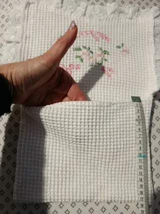 Sacchetti biancheria e calze ricamati