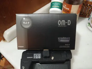 Impugnatura Olympus HLD-9 OM-D