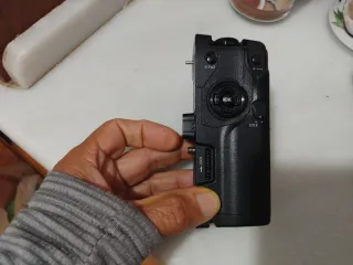 Impugnatura Olympus HLD-9 OM-D