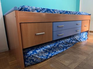 Cama alta con cajones para 2 colchones