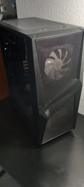 MSI MAG Forge 100R Negra