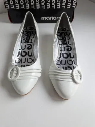 Manoletinas blancas mariamare