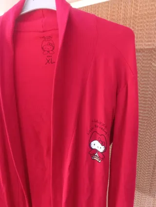Bata Oysho Hello Kitty XL Roja
