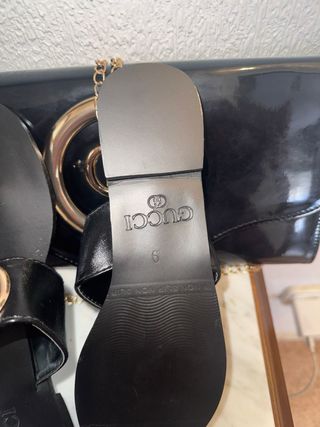 Bolso y Chanclas Mujer Negro/Dorado