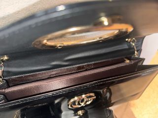 Bolso y Chanclas Mujer Negro/Dorado