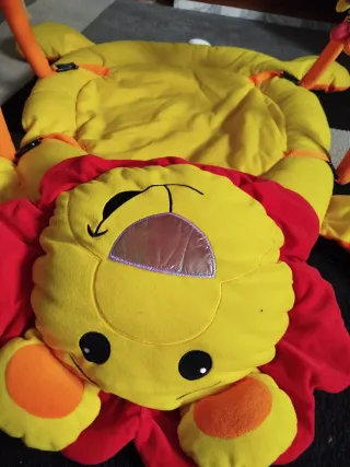 Alfombra de juegos para bebés león