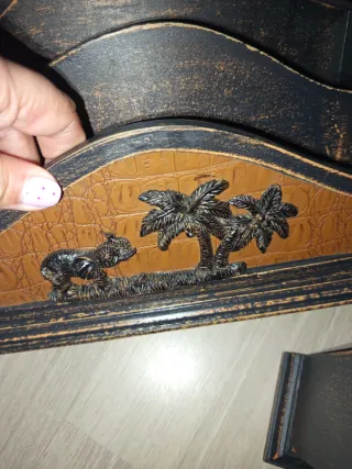 Conjunto escritorio cuero y madera