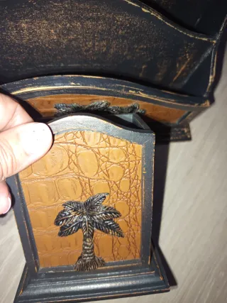 Conjunto escritorio cuero y madera