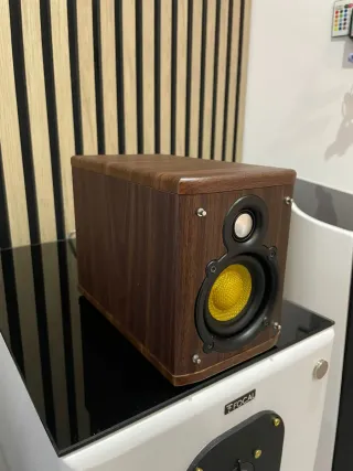 Altavoces Hi-Fi hitachi activos 60w