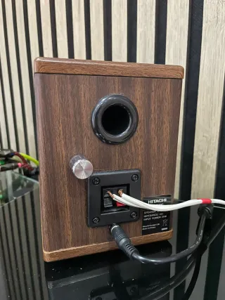 Altavoces Hi-Fi hitachi activos 60w