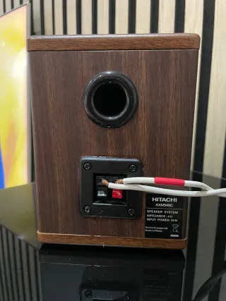 Altavoces Hi-Fi hitachi activos 60w