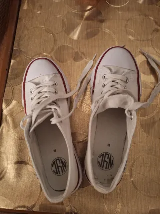 Zapatillas NYC blancas y rojas talla 38