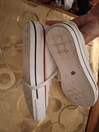 Zapatillas NYC blancas y rojas talla 38