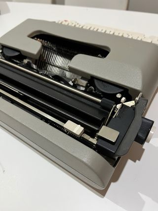 Máquina de escribir Olivetti Lettera 35