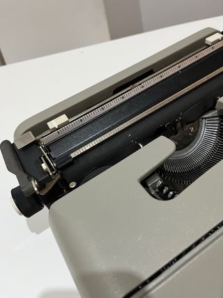 Máquina de escribir Olivetti Lettera 35