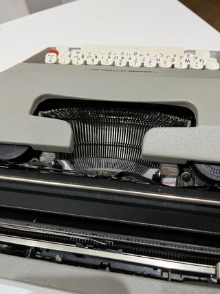Máquina de escribir Olivetti Lettera 35