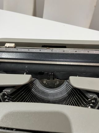 Máquina de escribir Olivetti Lettera 35
