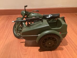 Moto Sidecar Action Man similar a la de Geyperman