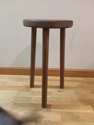 Taburete de madera redondo