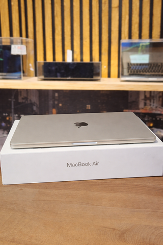 MACBOOK AIR 13'' M4 256GB DORADO 2024 - 4 CICLOS