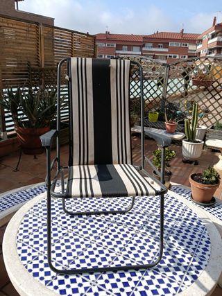 Silla de jardín o playa a rayas